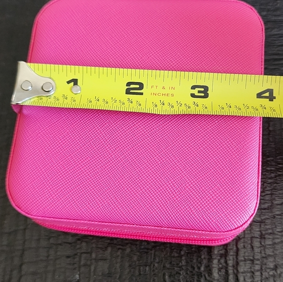 Elegant Pink Jewelry Box With Pair Of Earrings And Ring Gold Plated - Picture 2 of 7